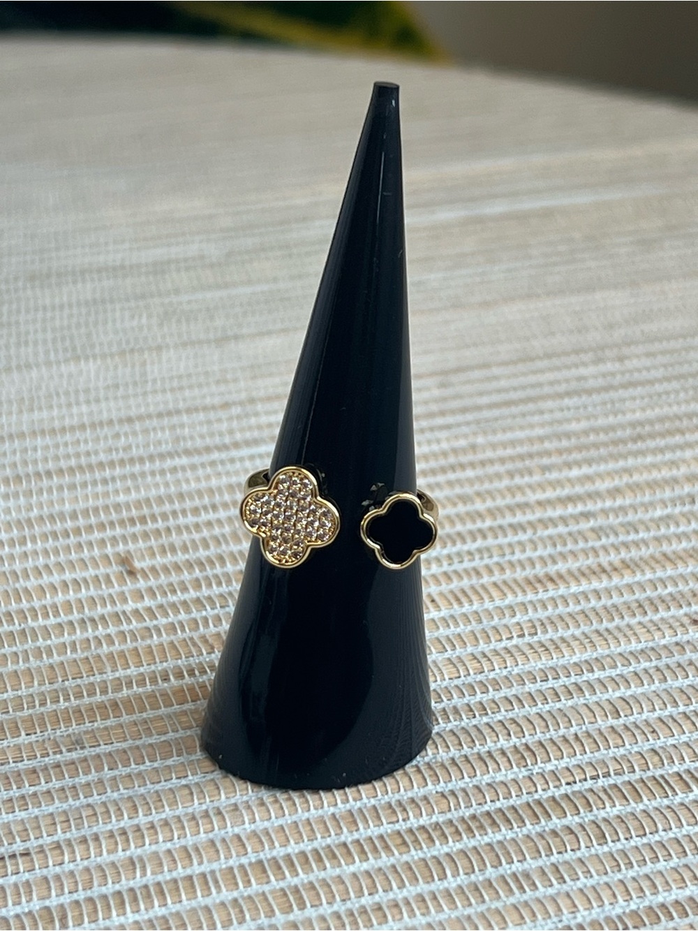 Adjustable Gold and black double mini clover ring